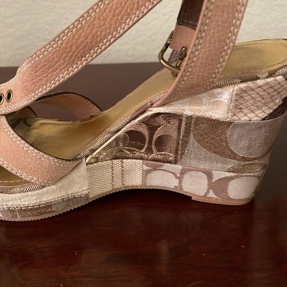 COACH  SHORES SIZE 7.5 - Picture 11 of 16